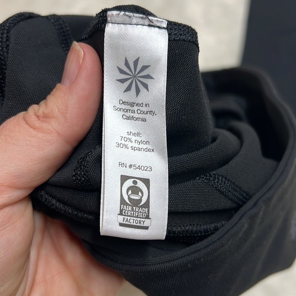Athleta Black Capris Athletic Leggings Cropped Workout Athleisure Women Size S - Picture 4 of 4